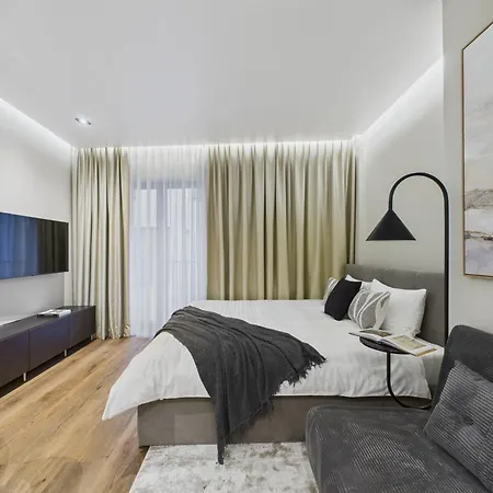 Superior In Old Town Apartment