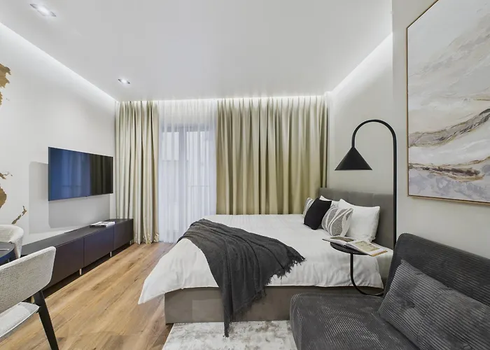 Superior In Old Town Apartment